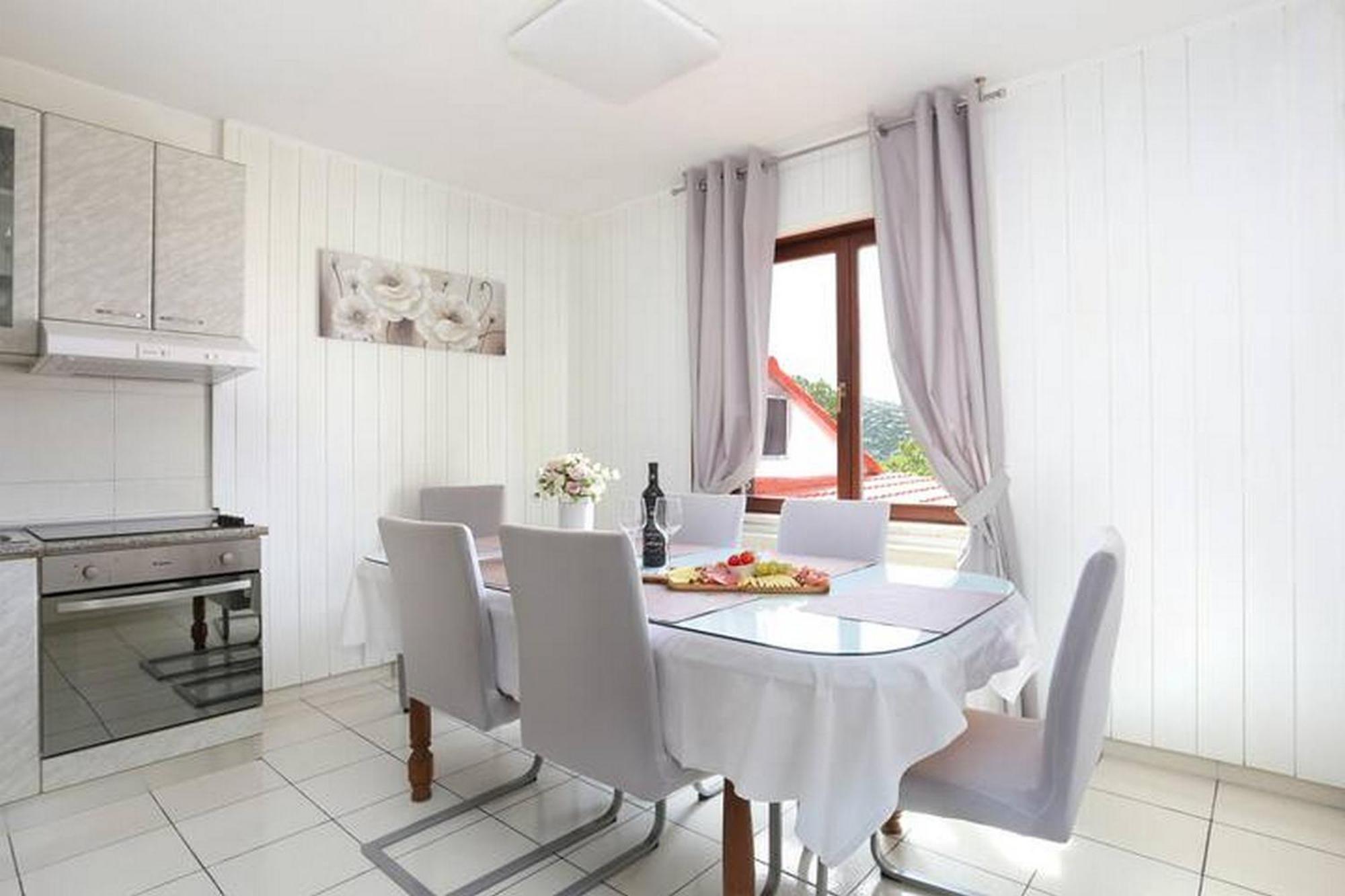 Holiday Home Mons Aureus Gornje Sitno Exteriér fotografie