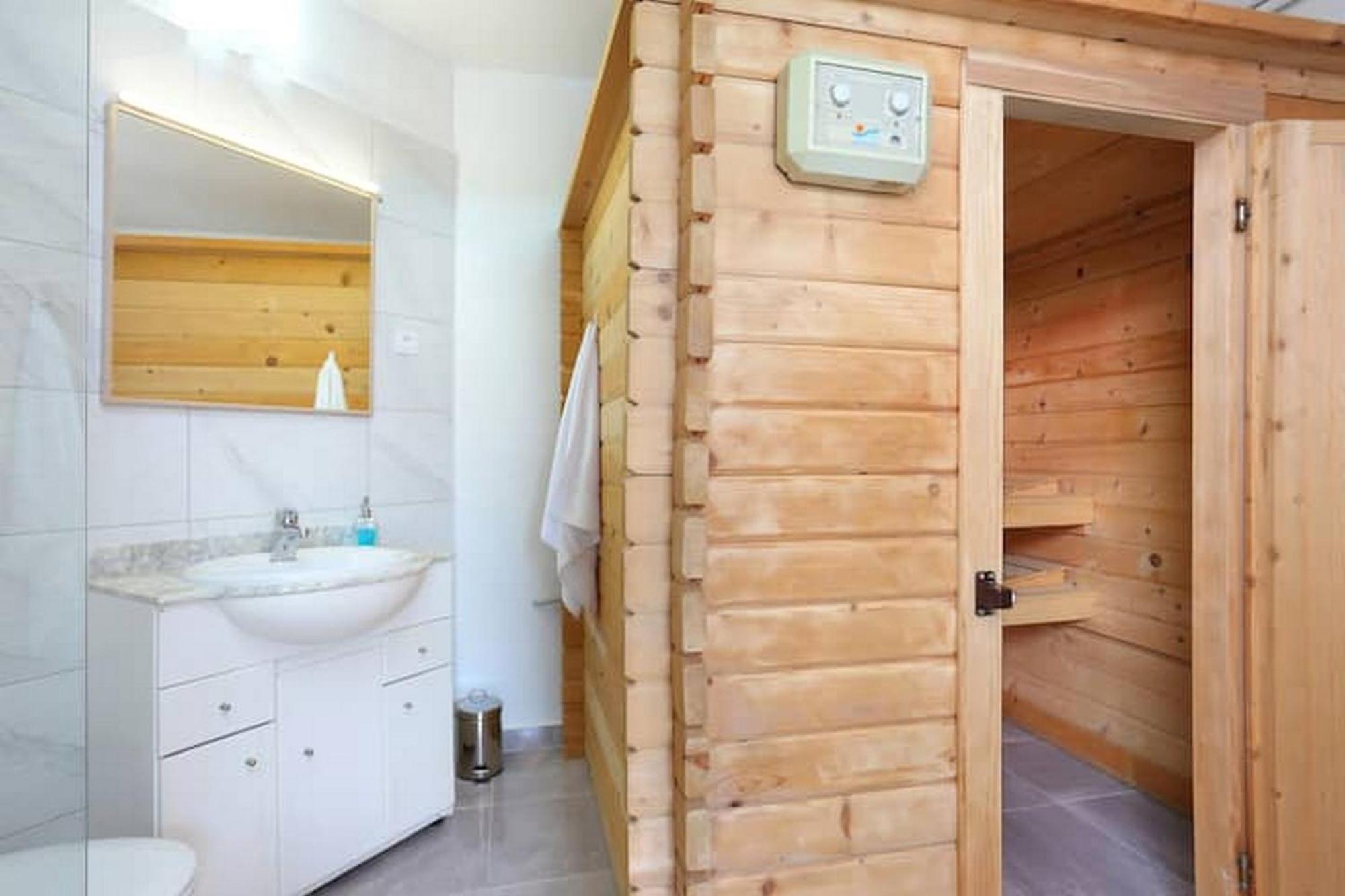 Holiday Home Mons Aureus Gornje Sitno Exteriér fotografie